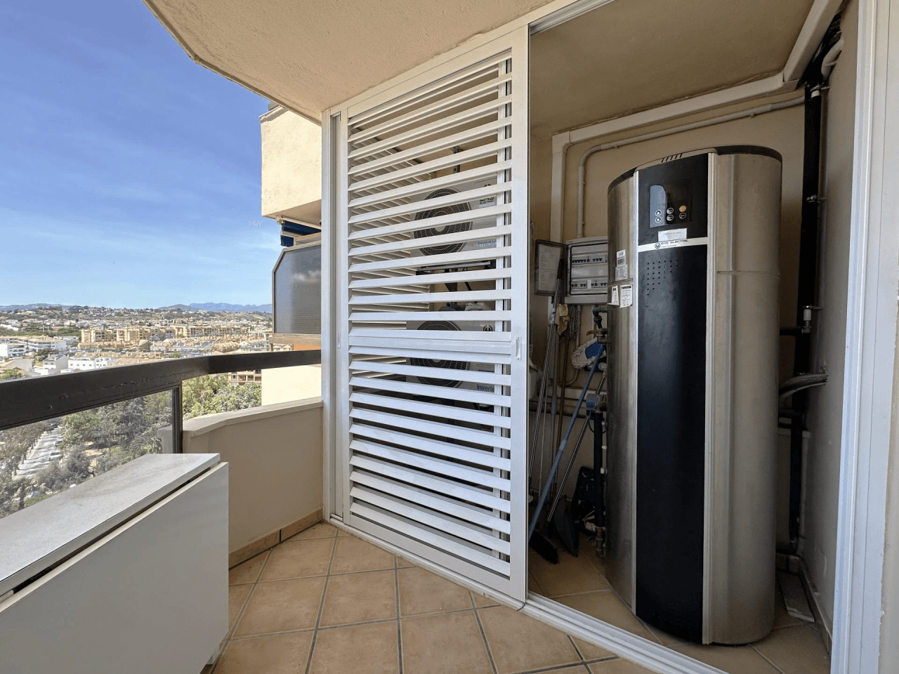 Apartamento muy amplio en Los Pacos con vistas al mar