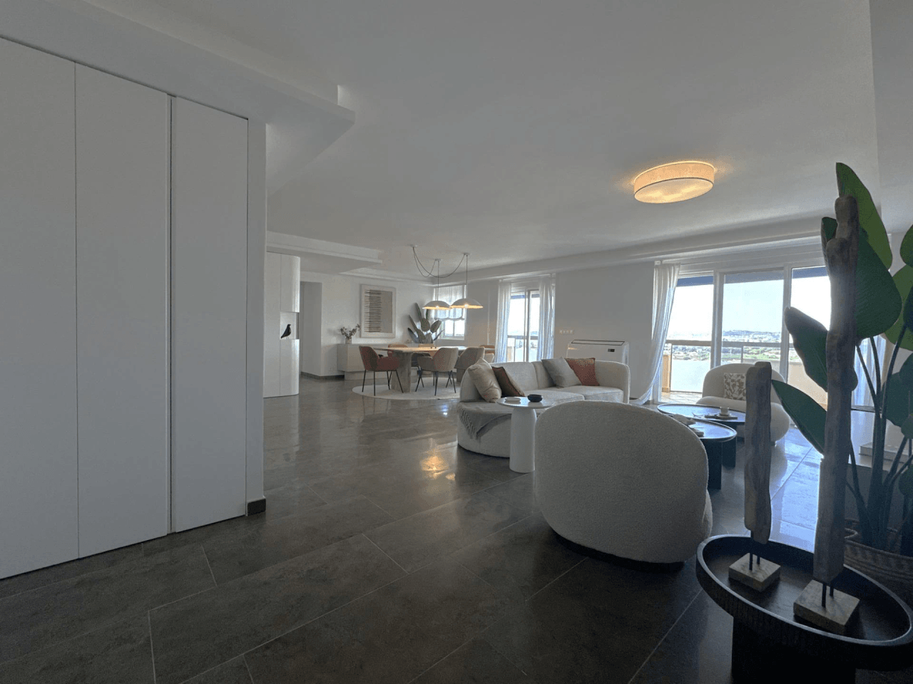 Apartamento muy amplio en Los Pacos con vistas al mar