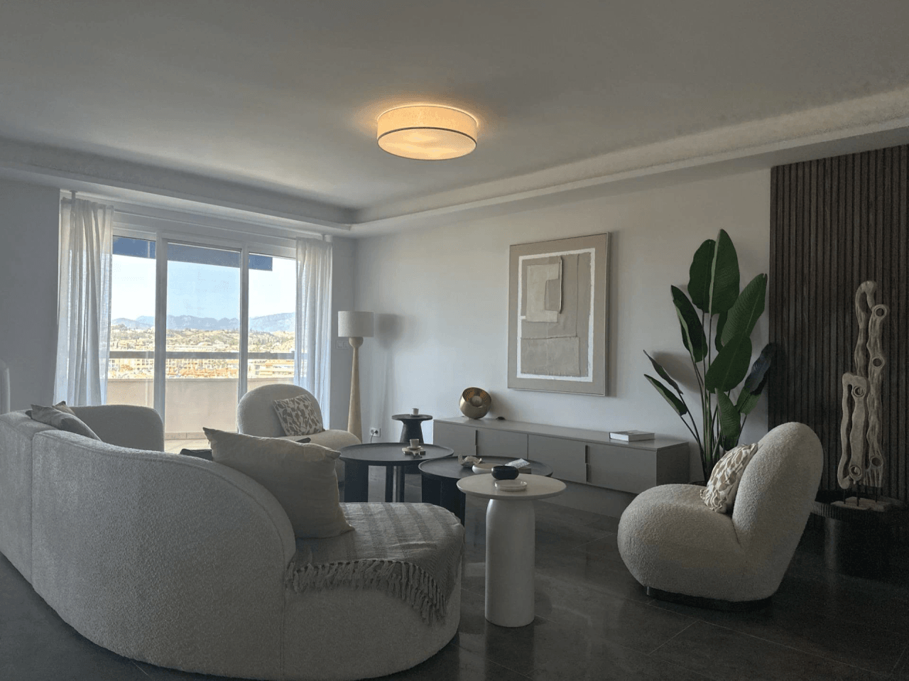 Apartamento muy amplio en Los Pacos con vistas al mar