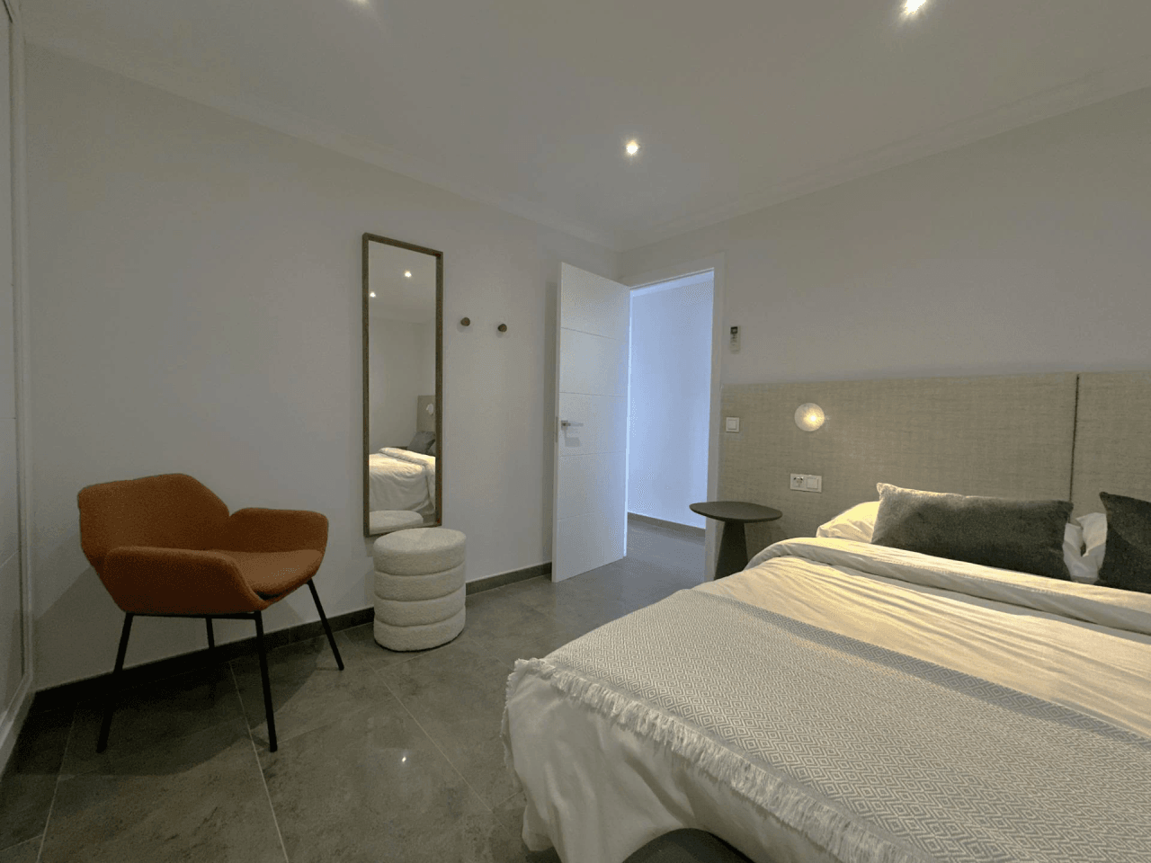 Apartamento muy amplio en Los Pacos con vistas al mar