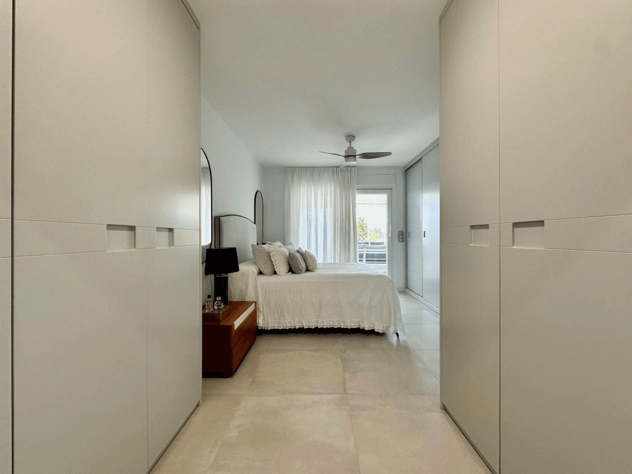 IMPRESIONANTE APARTAMENTO EN EL BAJONDILLO CON GRAN TERRAZA Y PISCINA.