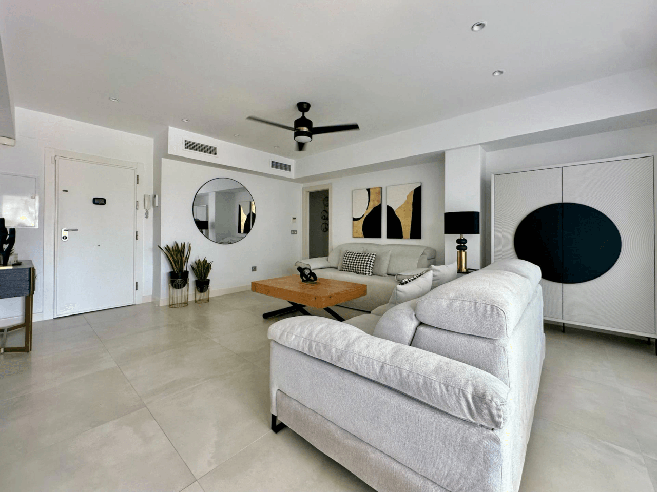 IMPRESIONANTE APARTAMENTO EN EL BAJONDILLO CON GRAN TERRAZA Y PISCINA.
